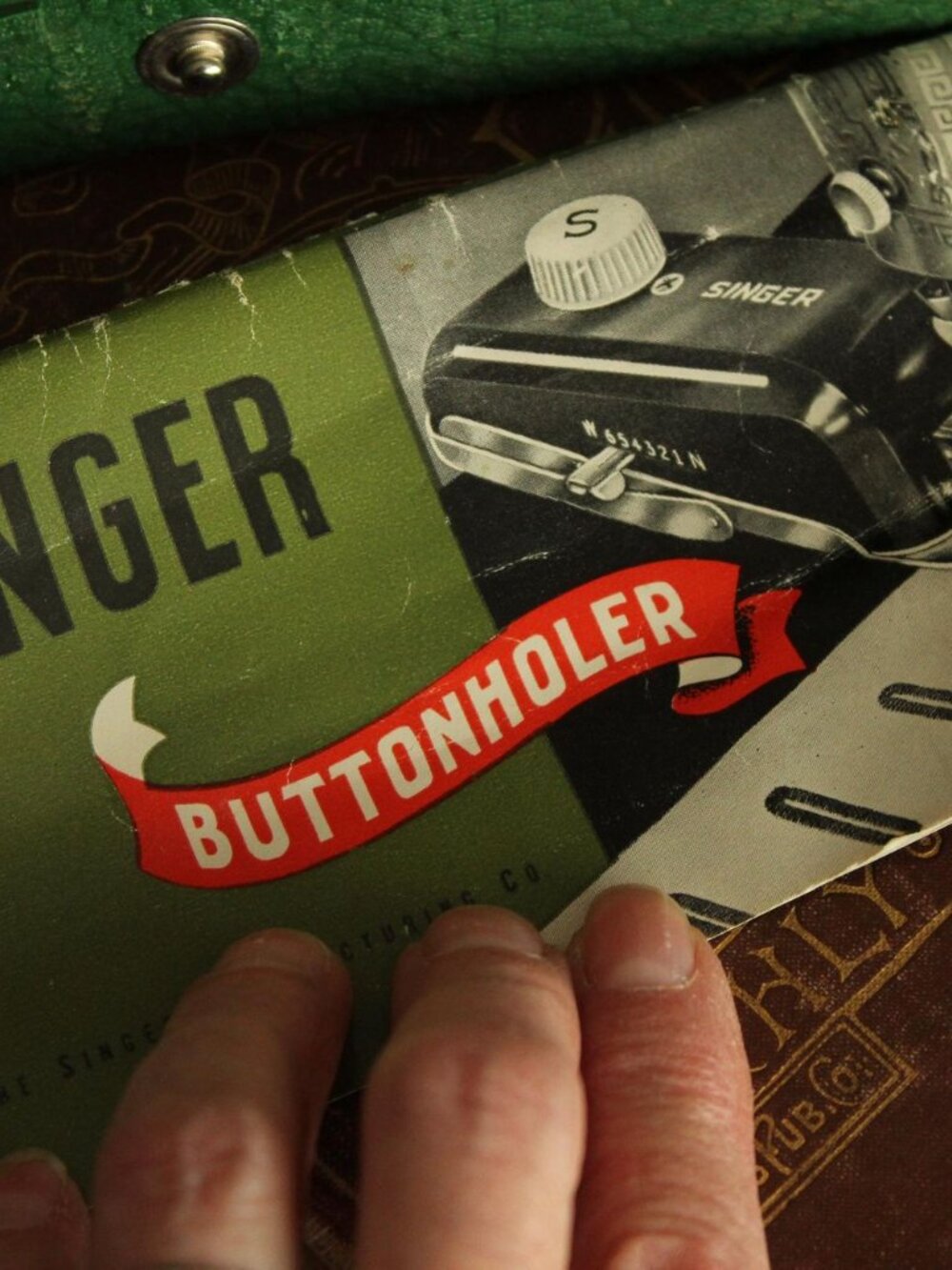 Vintage 1940s Singer Buttonholer Model #160506 Complete Kit, Manual and Case 5 C - Picture 11 of 16